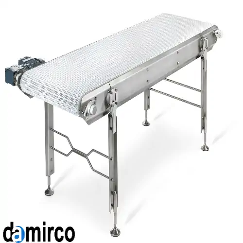 عکس نوار نقاله زنجیری در زمینه سفید