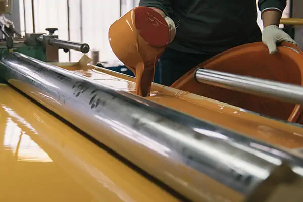 فرایند تولید کدام چرم مصنوعی آسانتر است؟