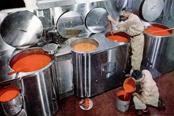 خط تولید رژ لب