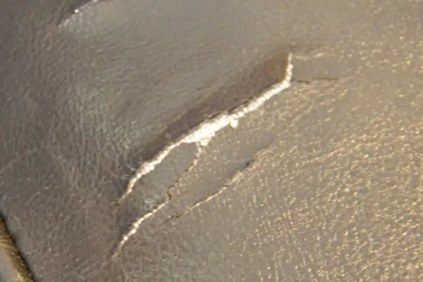 کدام چرم مصنوعی با کیفیت تر است؟