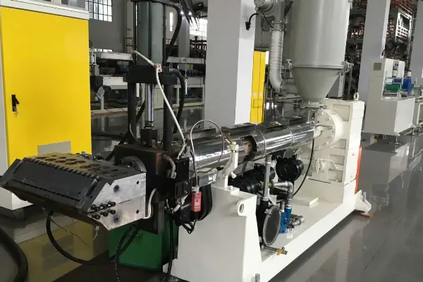 عکس خط تولید ورق پلاستیکی