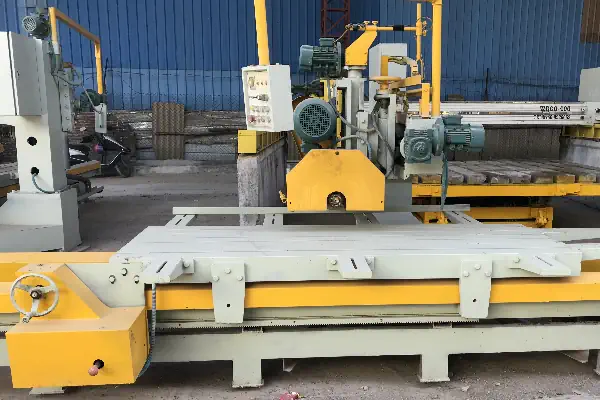 یکی از دستگاه های برش سنگ