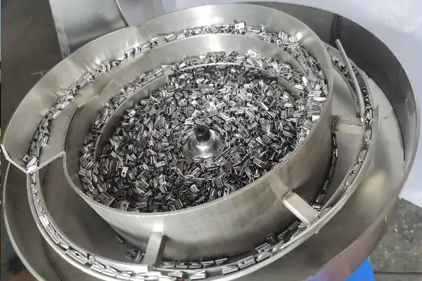 دستگاه تولید بست فلزی