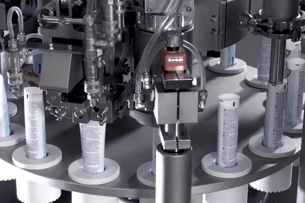 عکس از خط تولید خمیر دندان