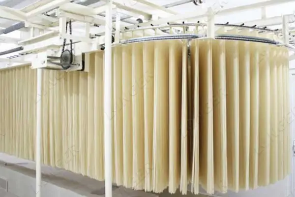 عکس خط تولید رشته فرنگی