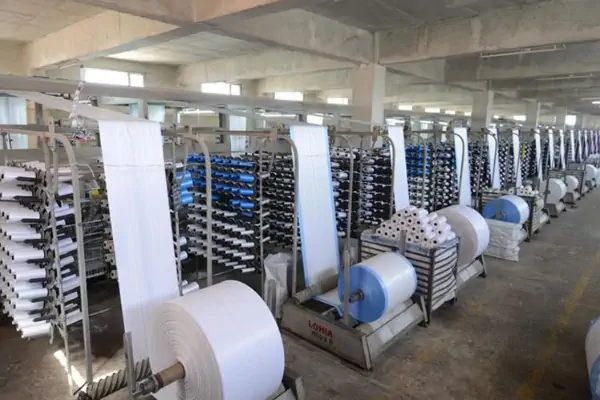 عکس دستگاه تولید کیسه در کارخانه