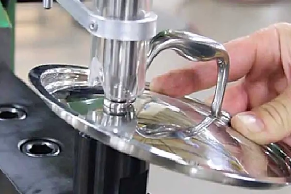 دستگاه پرچ زن