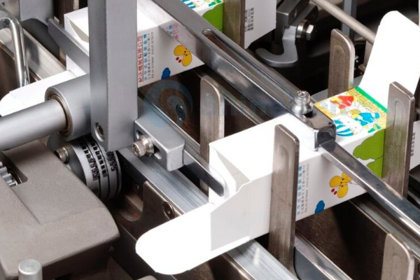 فرایند انجام بسته بندی با دستگاه کارتونر