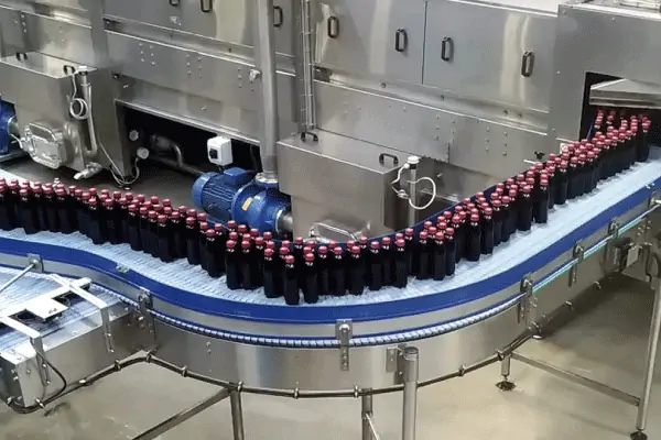 عکس بطری ها در میز ترافیک