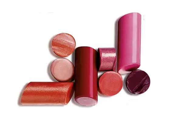 عکس رژ لب قرمز