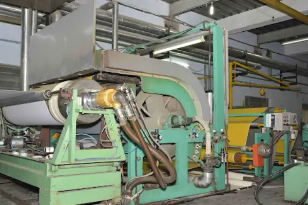 عکس از خط تولید چرم مصنوعی