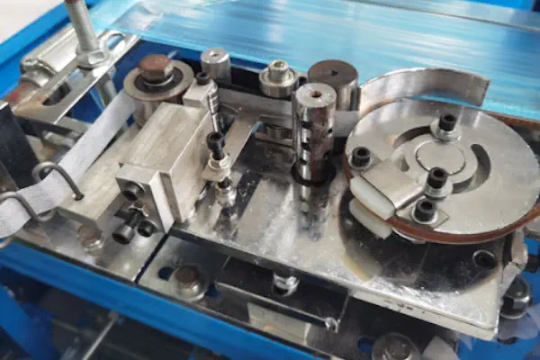 عکس دستگاه تولید کاور کفش