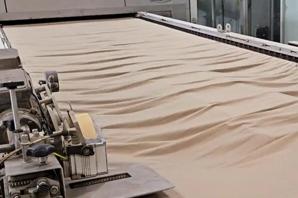 عکس پارچه در خط تولید پارچه