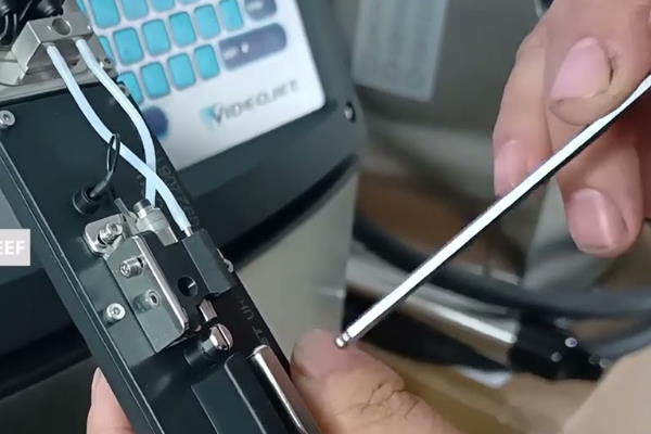 عکس هد جت پرینتر بازشده در حین تعمیر