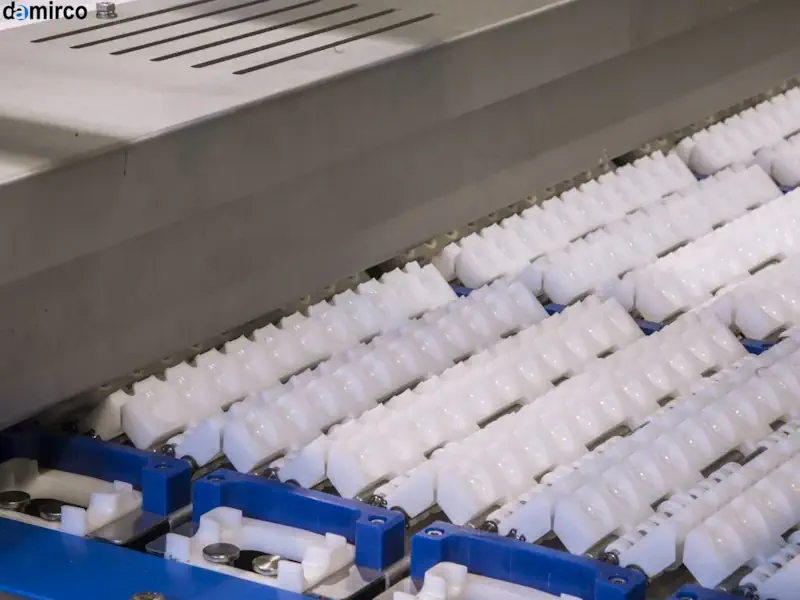 ماشین‌آلات پیشرفته تولید پاستیل در یک خط تولید صنعتی