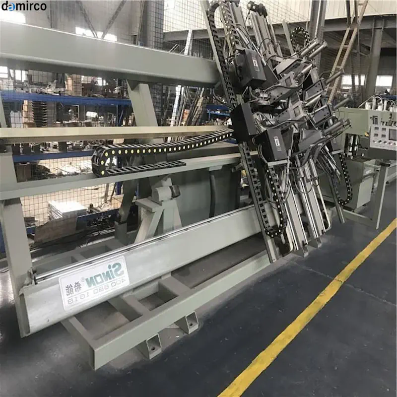 خط تولید پروفیل UPVC تمام اتوماتیک در حال کار