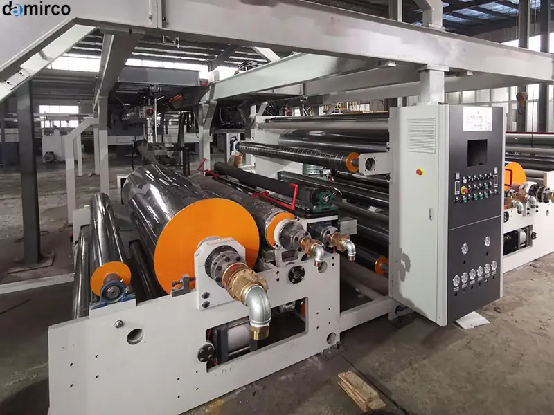 خط تولید گونی اتوماتیک در حال کار، نمای نزدیک از دستگاه بافندگی گونی