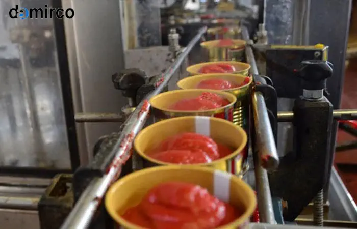 تجهیزات خط تولید رب گوجه صنعتی مدرن و اتوماتیک در حال کار