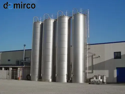 تفاوت مخزن استیل و مخزن پلی اتیلن