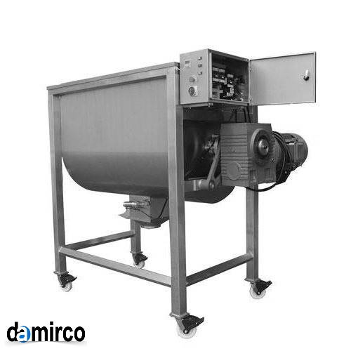 عکس میکسر ریبون بلندر در زمینه سفید