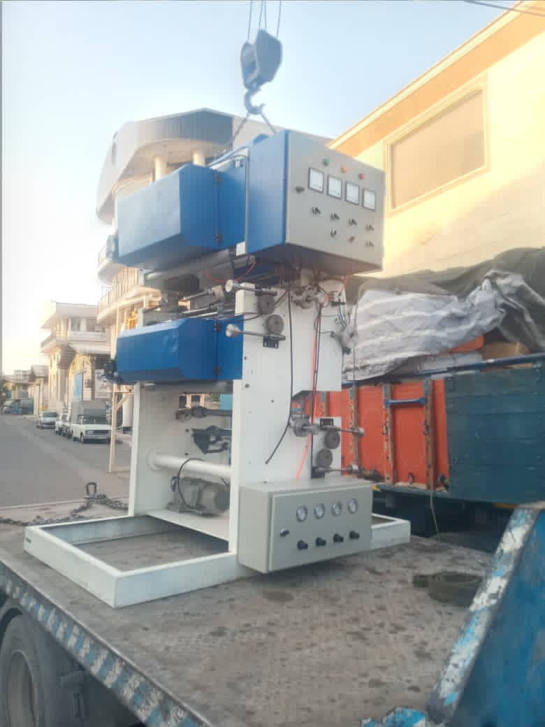 عکس دستگاه چاپ هلیو در محوطه کارگاه