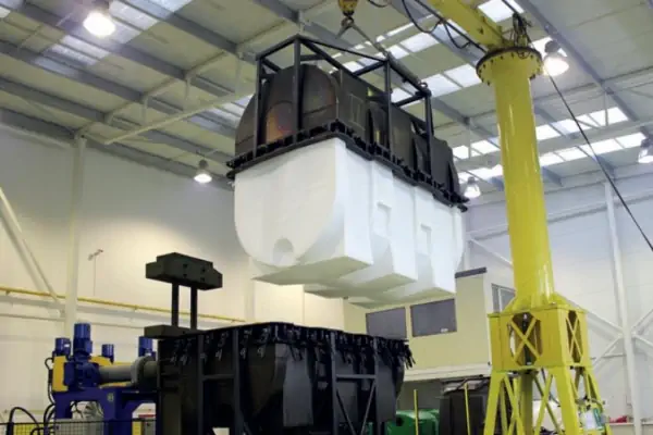 عکس تانکر سفید در ایستگاه بارگیری دستگاه تولید تانکر