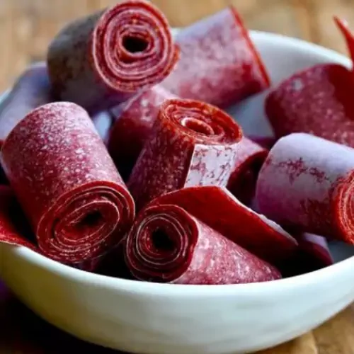 عکس لواشک های رول شده در بشقاب