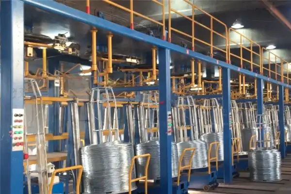 عکس خط تولید مفتول گالوانیزه در مرحله نهایی برای بسته بندی