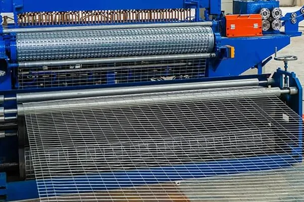 عکس رول توری فلزی در دستگاه