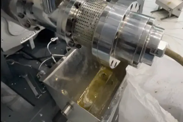 عکس خروجی روغن یا لوله تخلیه به همراه سینی روغن