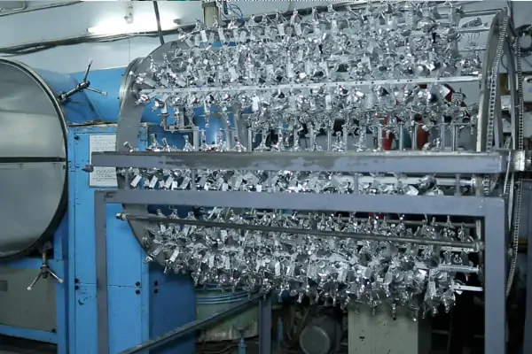 عکس ضایعات فلز در دستگاه متالایز قطعه