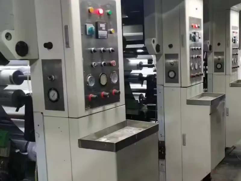 عکس دستگاه چاپ هلیوگراور در محیط کارگاه