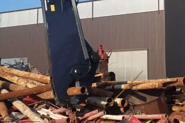 عکس ضایعات آهن و قیچی ضایعات هیدرولیک