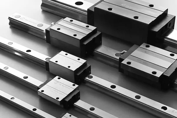 عکس لینیر گاید کوچک و بزرگ کنار هم