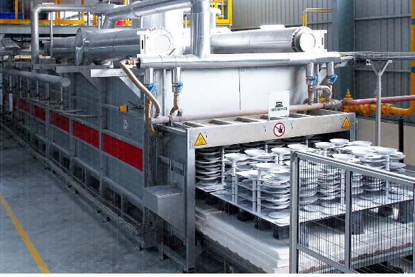 عکس خط تولید ماگ و بشقاب چینی به همراه محصول