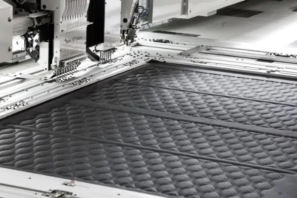 دستگاه گلدوزی چرم سیاه رنگ حبابی