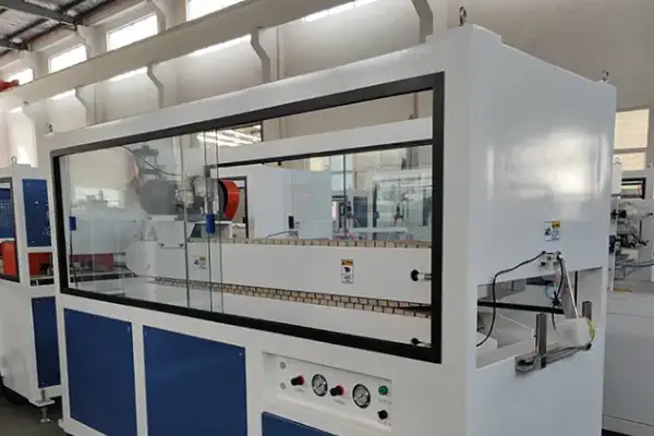 عکس دستگاه پروفیل پی وی سی