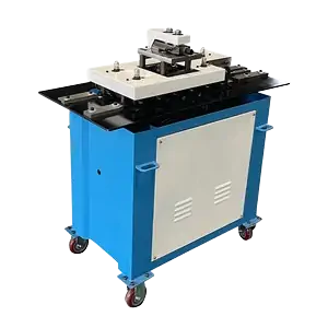 عکس ورق آلومینومی زیر رول های شکل دهنده