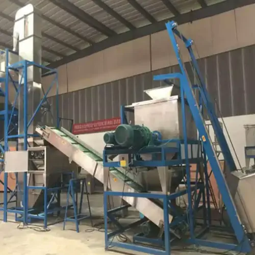 عکس خط تولید پودر لباسشویی در محوطه کارگاه