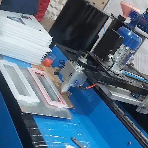 عکس دستگاه چسب زن فیلتر هوا