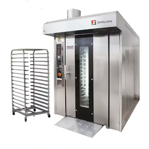 عکس فر صنعتی پخت نان و شیرینی به صورت ایستاده در زمینه سفید و سینی ها