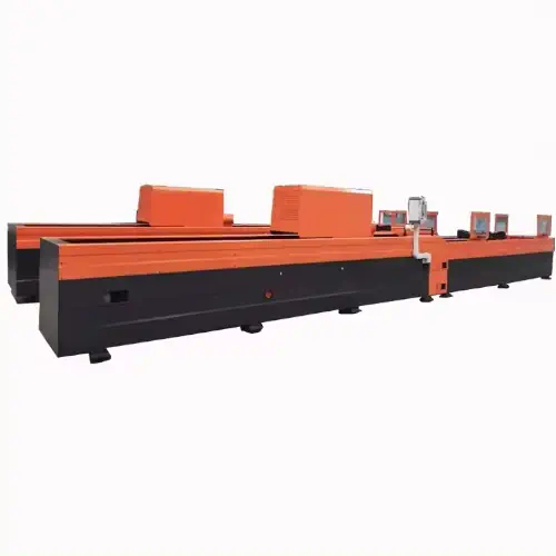 عکس دستگاه هونینگ لوله در زمینه سفید