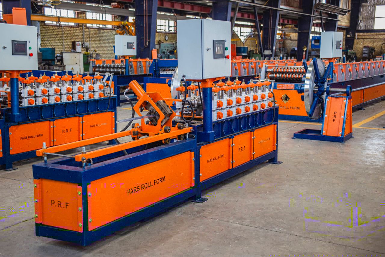 ساخت و فروش انواع ماشین آلات پروفیل سقف کاذب ( F47-U36-L25 و استاد و رانر )