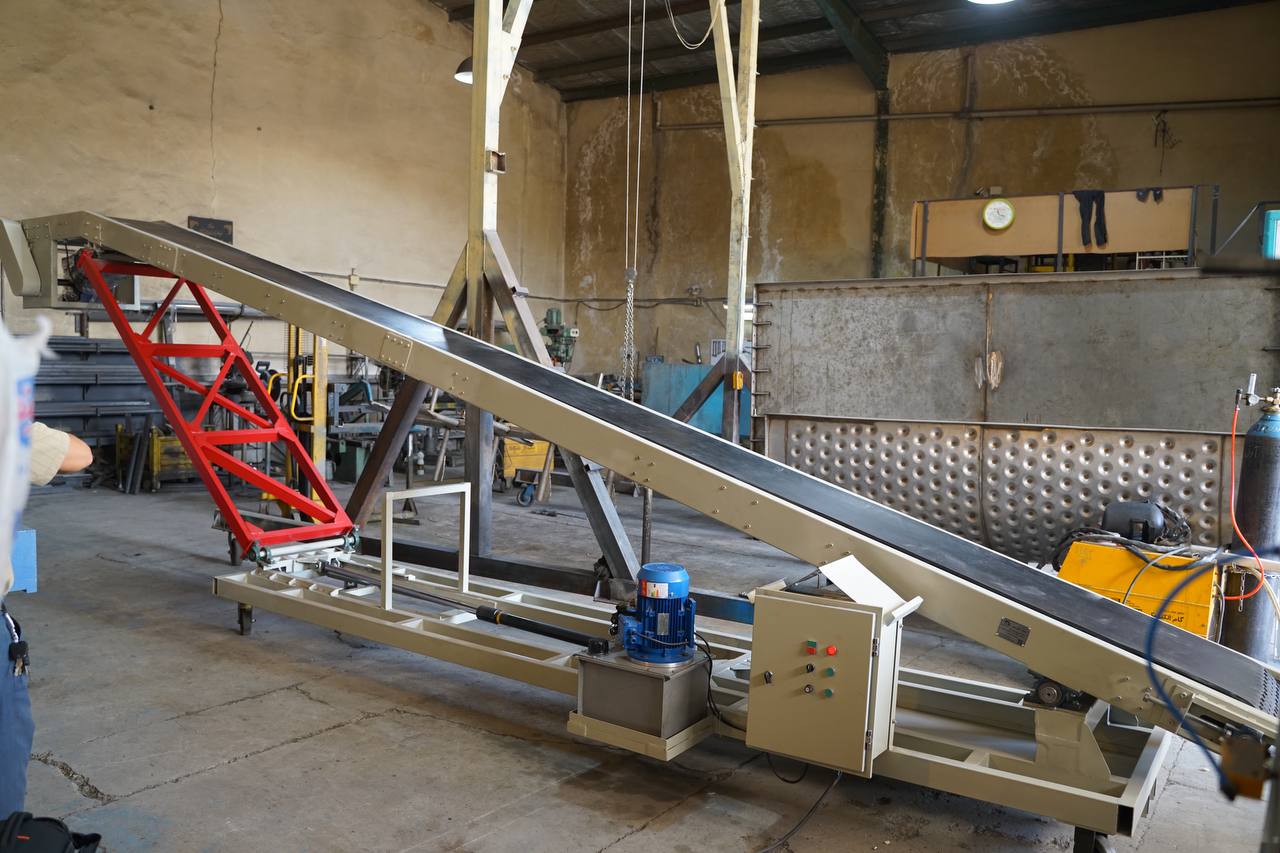 نوار نقاله ( بارگیری ، طول ۶ متر ، عرض ۵۰ سانت )