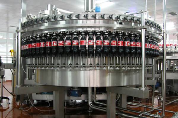 تصویر یک خط تولید نوشابه