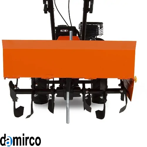 تصویر تیلر از پشت دستگاه