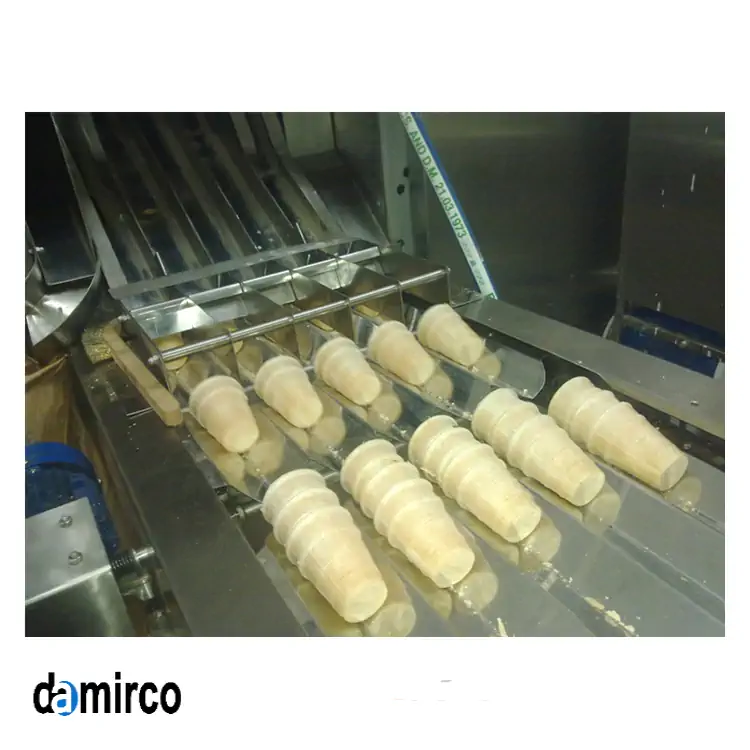 جزئی از خط تولید نان بستنی3