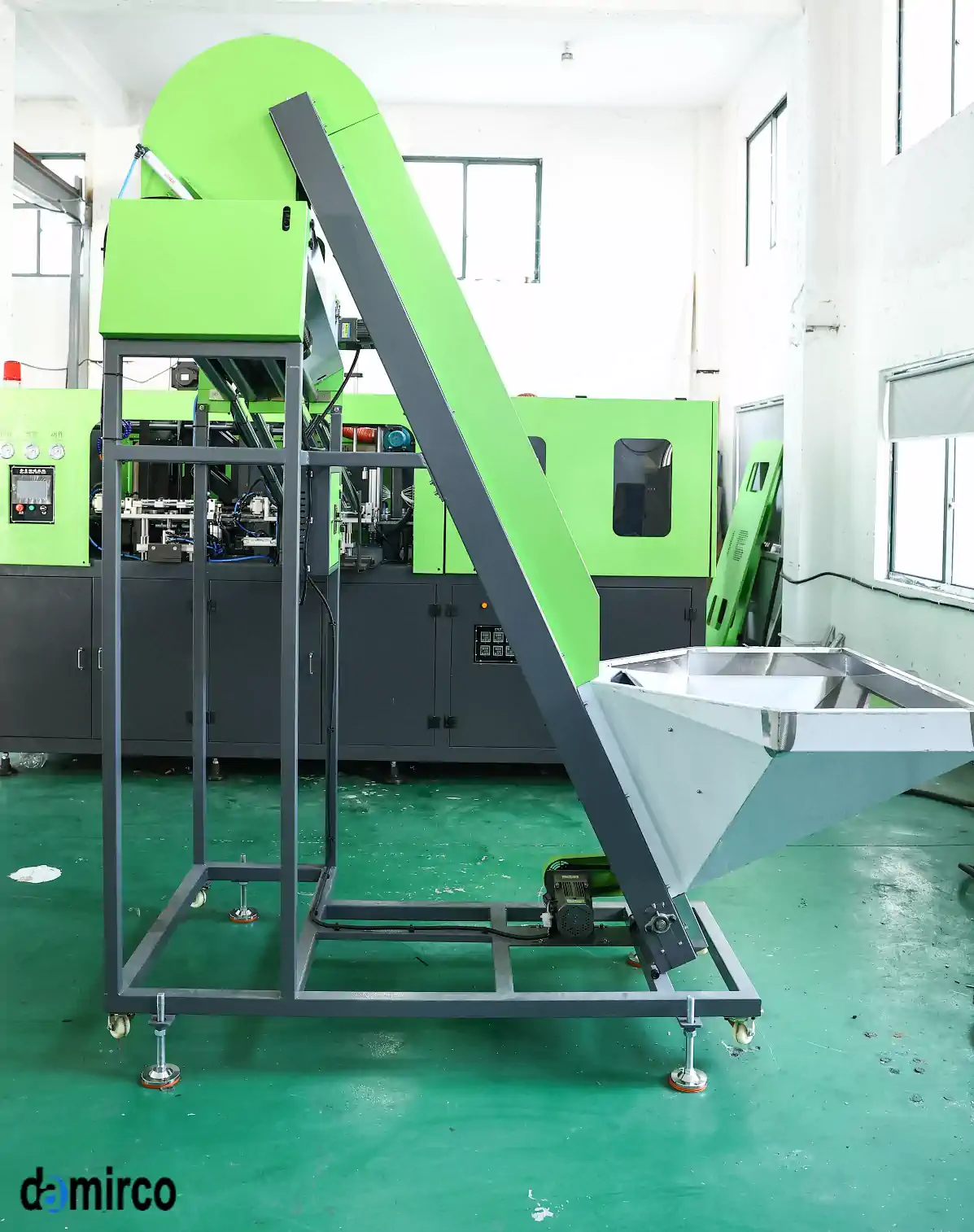 دستگاه بادکن پت سبز رنگ 4 کویته