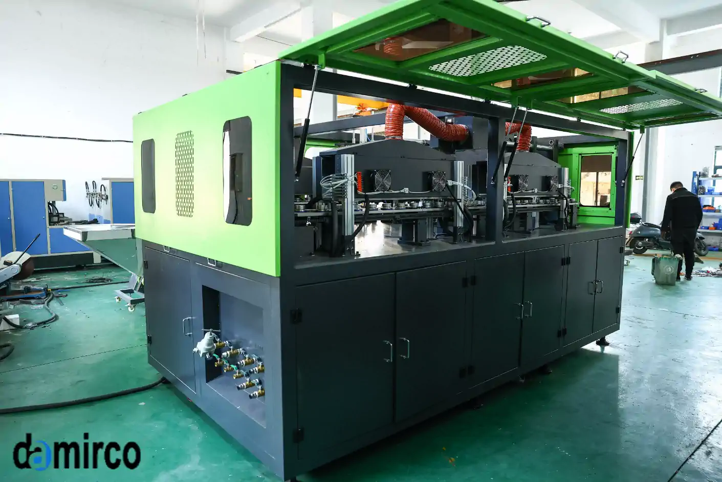 عکس دستگاه بادکن پت سبز رنگ 4 کویته