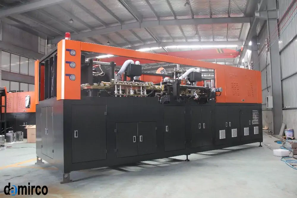 دستگاه بادکن پت در کارخانه